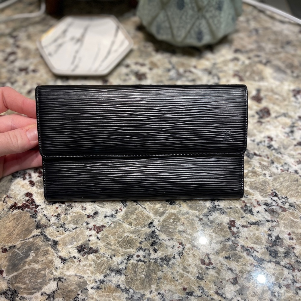 Authentic Louis Vuitton EPI Long Wallet